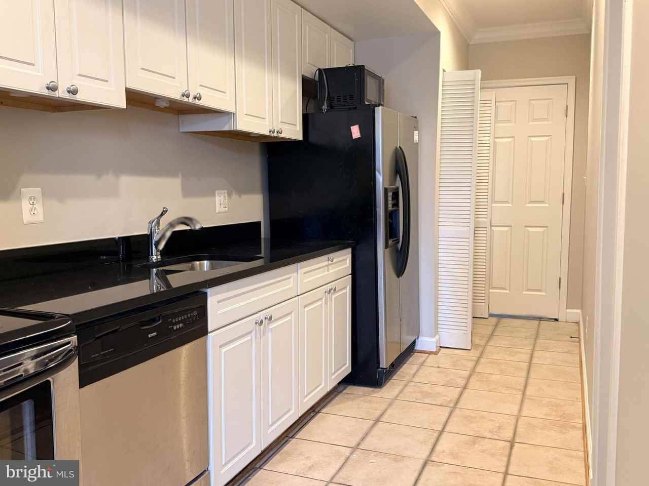 1246 Queen St Ne Apt 2 - Photo 6 of 23