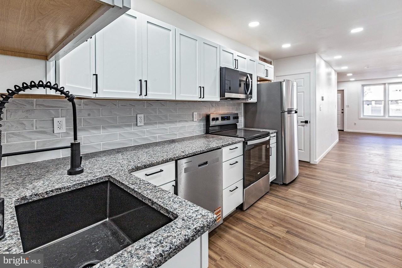 326 Cedar St - Photo 5 of 19