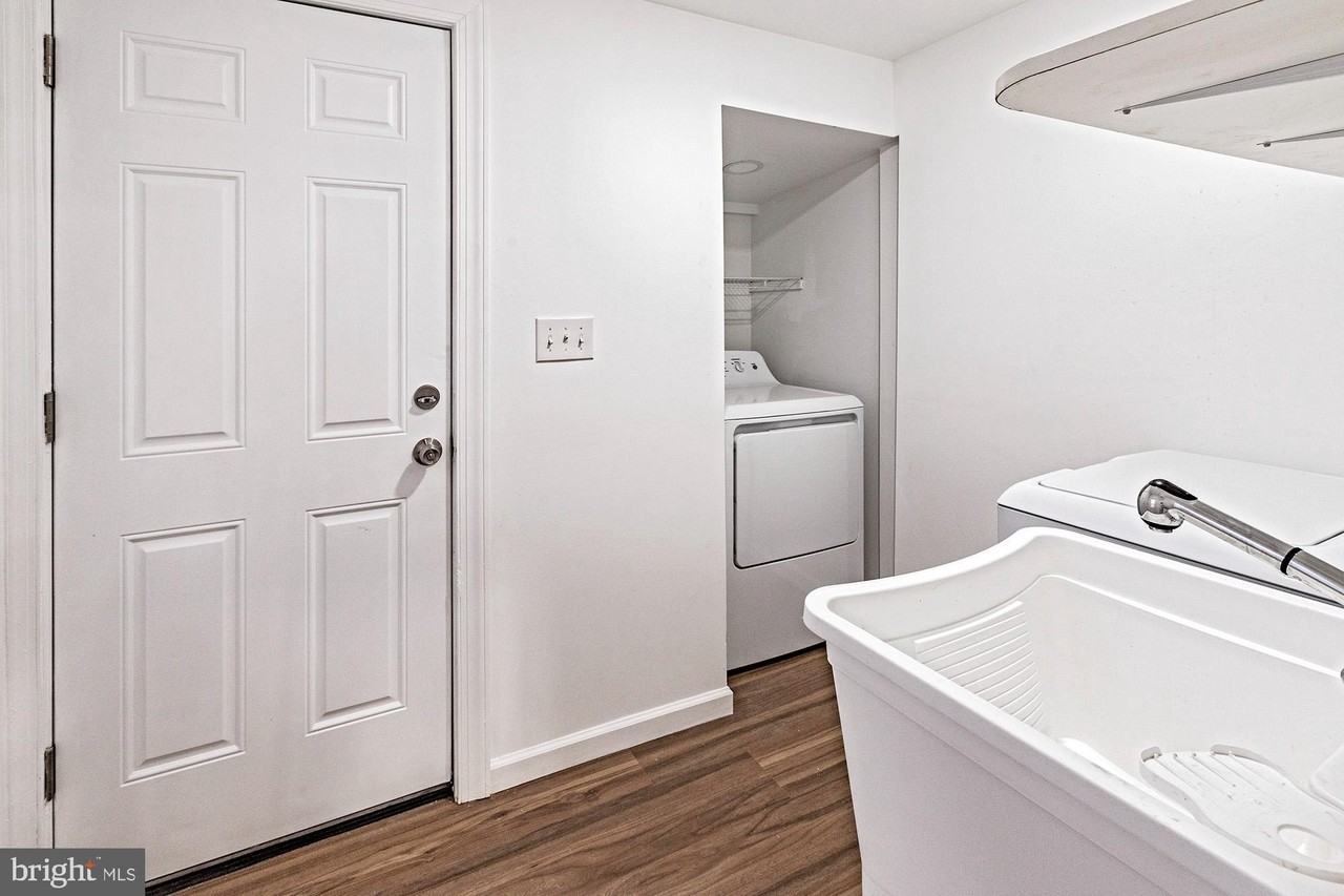 326 Cedar St - Photo 6 of 19