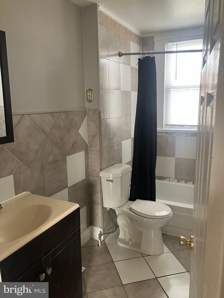 2540 Aisquith St - Photo 7 of 15