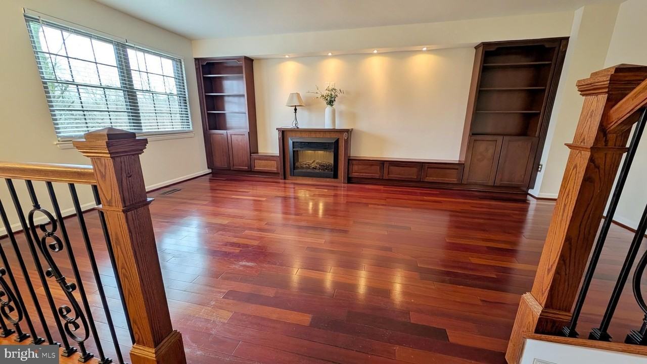 33 Badger Gate Ct - Photo 5 of 47