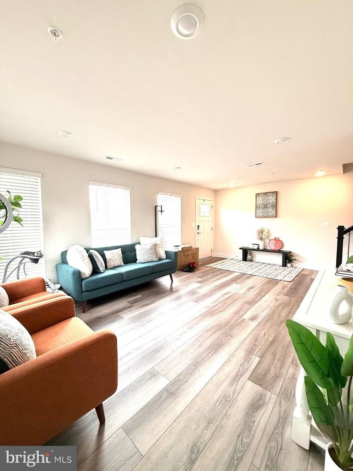 11470 Saint Luke Dr - Photo 4 of 20