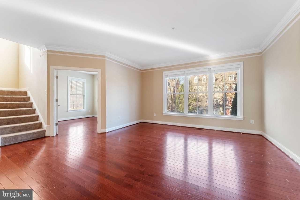 2804 Moores Plains Blvd - Photo 6 of 36