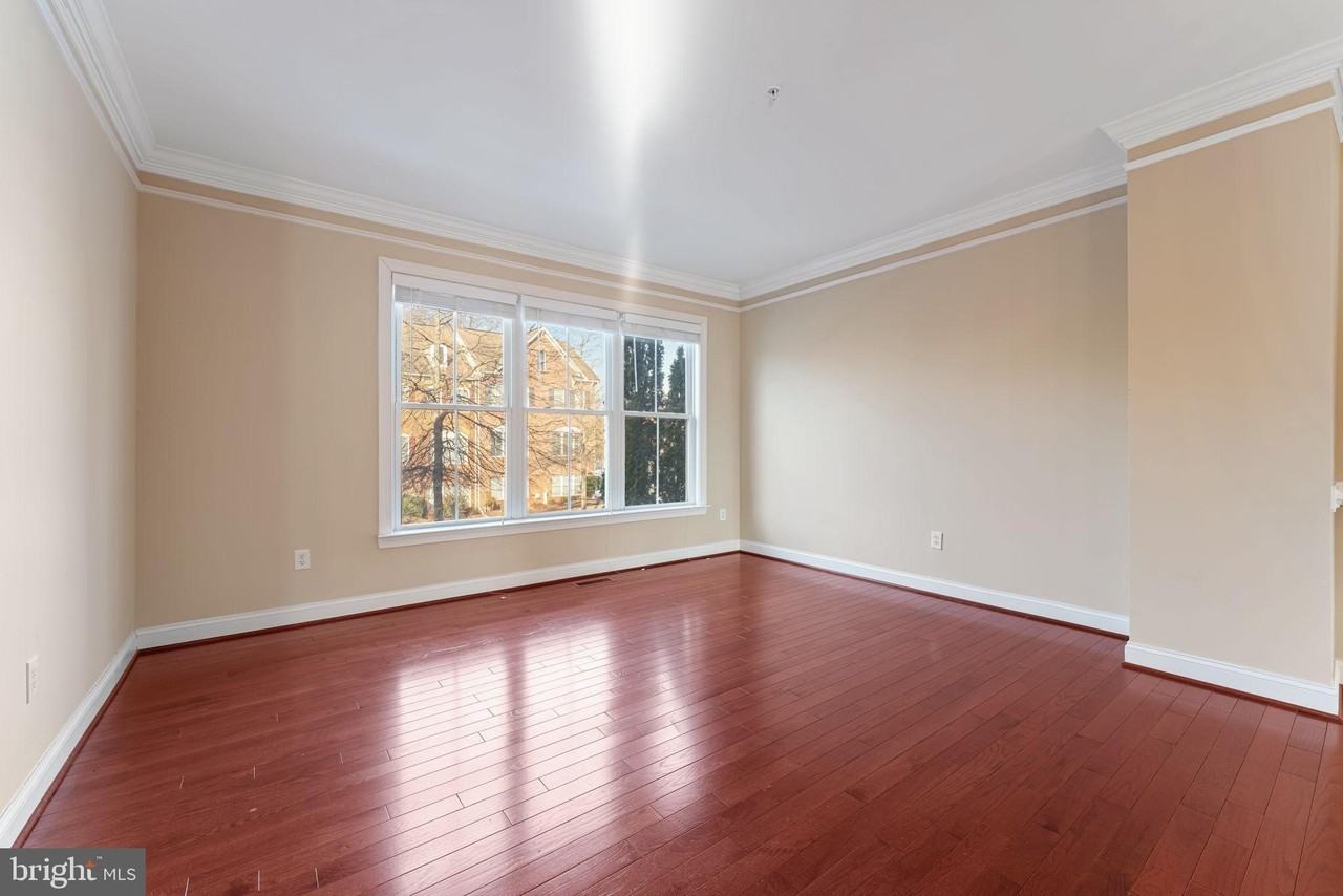 2804 Moores Plains Blvd - Photo 7 of 36