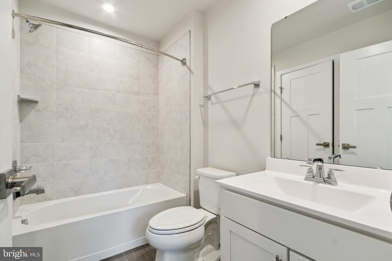 14040 Sunrise Valley Dr - Photo 4 of 25