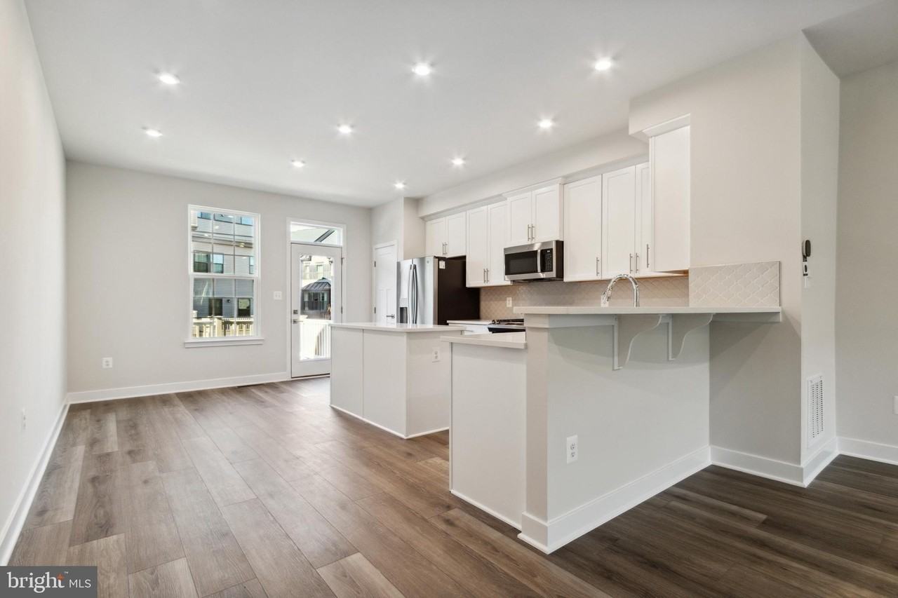 14040 Sunrise Valley Dr - Photo 5 of 25