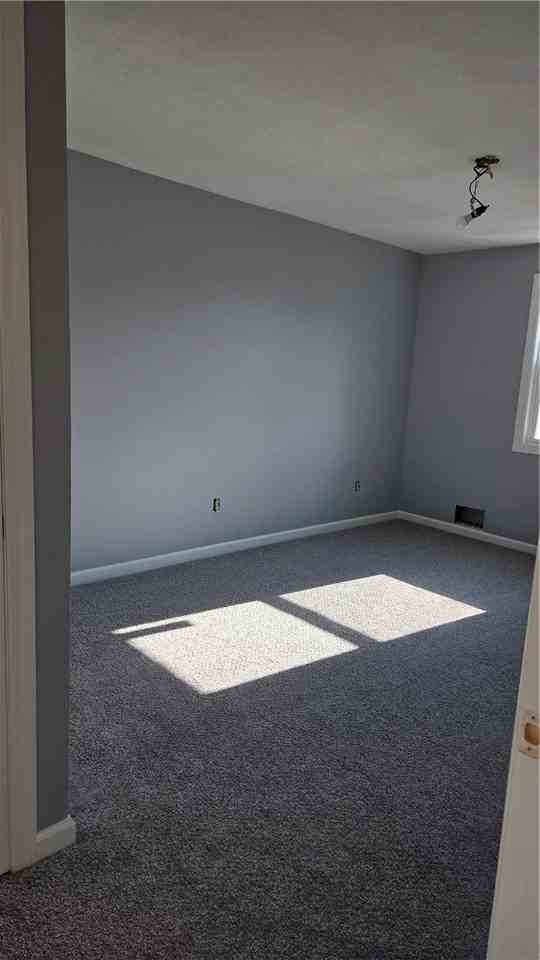 199 Broadway Ave - Photo 2 of 11