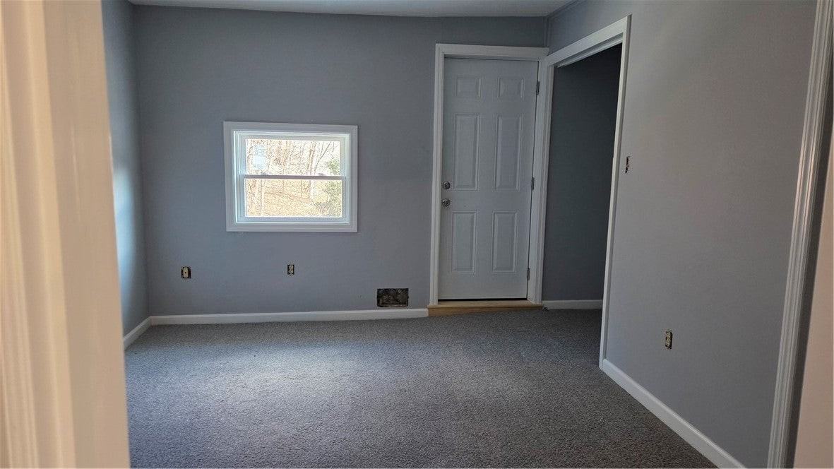 199 Broadway Ave - Photo 4 of 11