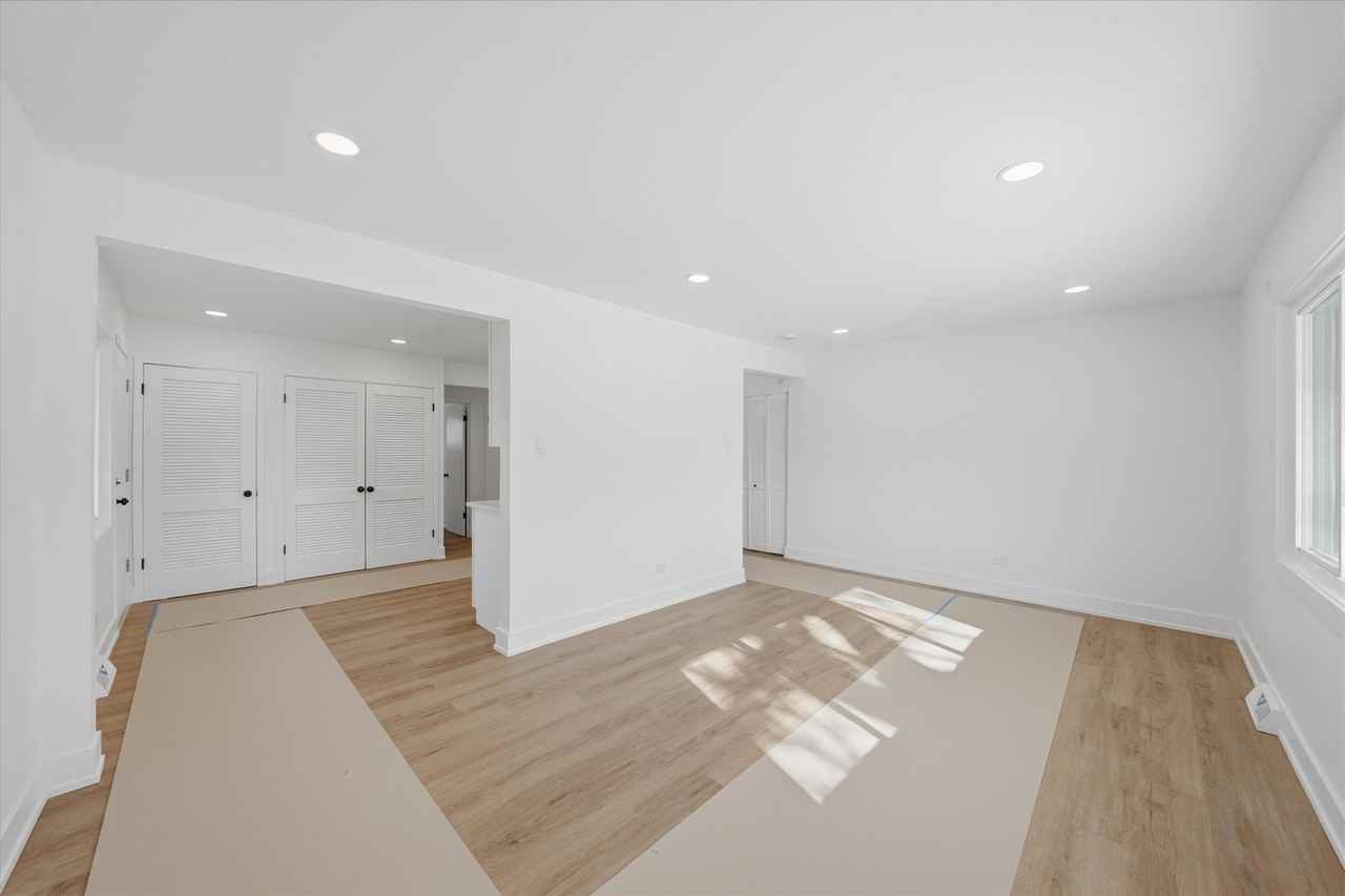 5220 State Rd - Photo 3 of 13