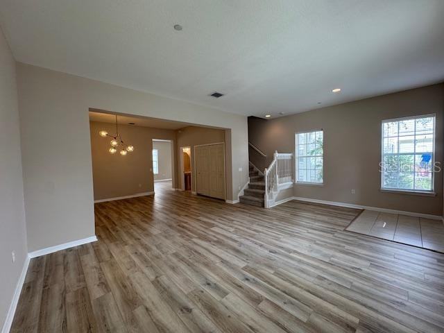 916 Greenlawn St - Photo 4 of 31