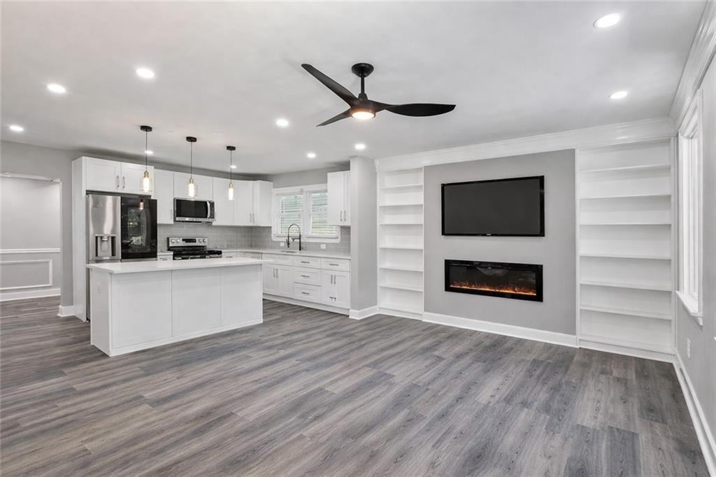 724 Cowan Rd Se - Photo 2 of 15