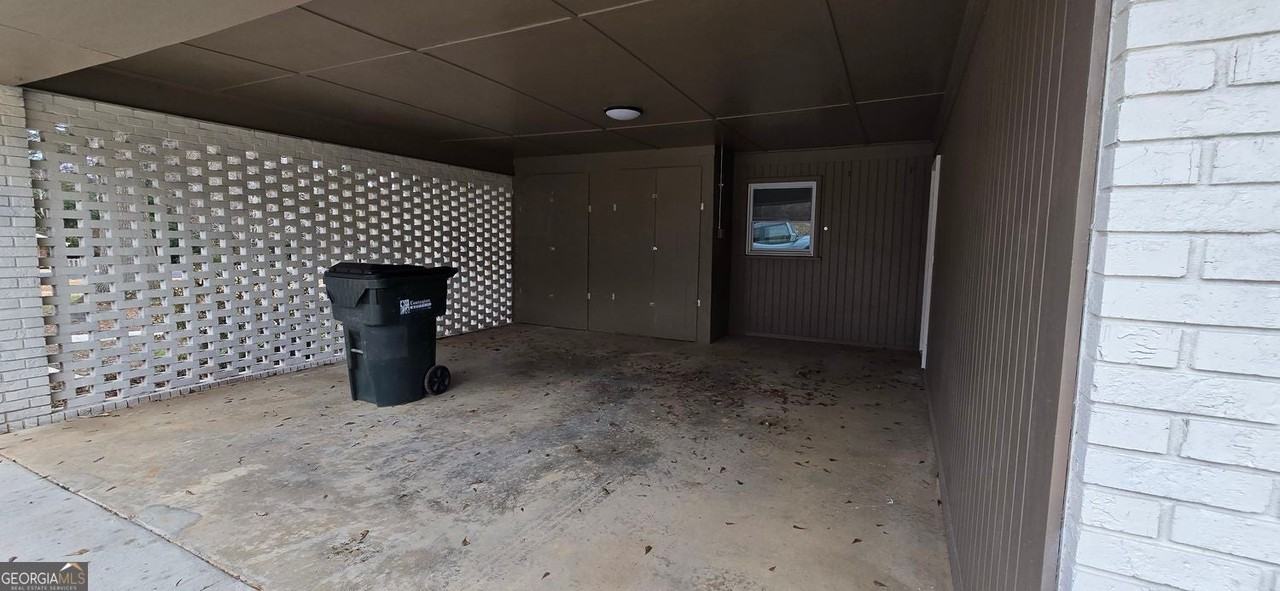 5189 Forest Dr Se - Photo 4 of 35