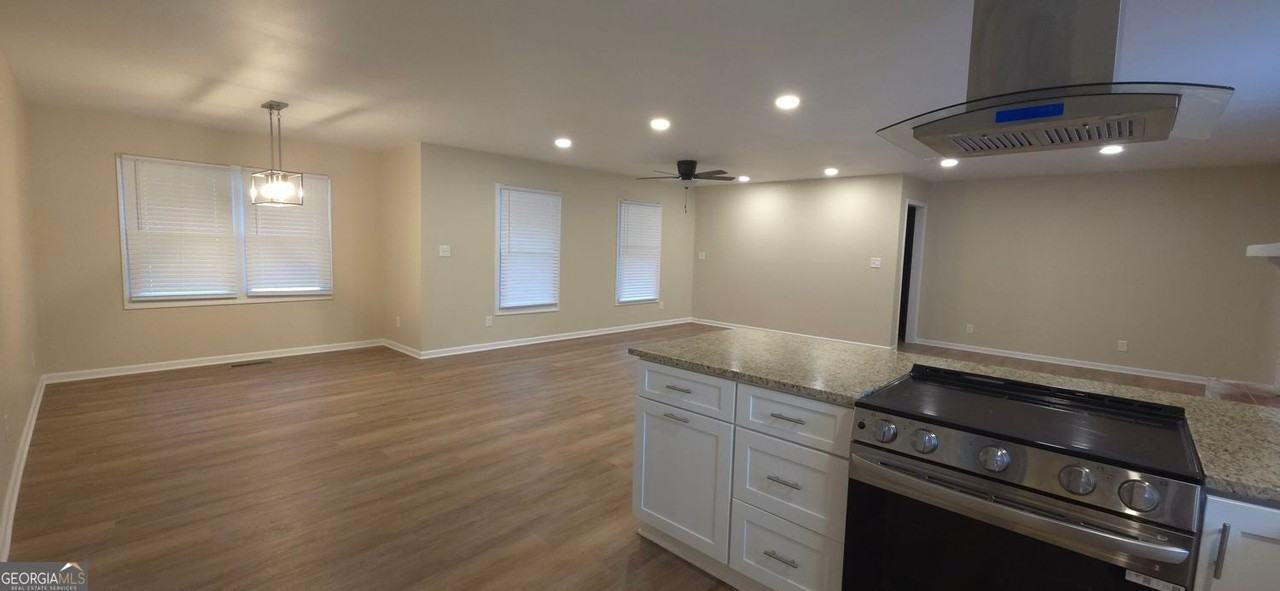 5189 Forest Dr Se - Photo 7 of 35