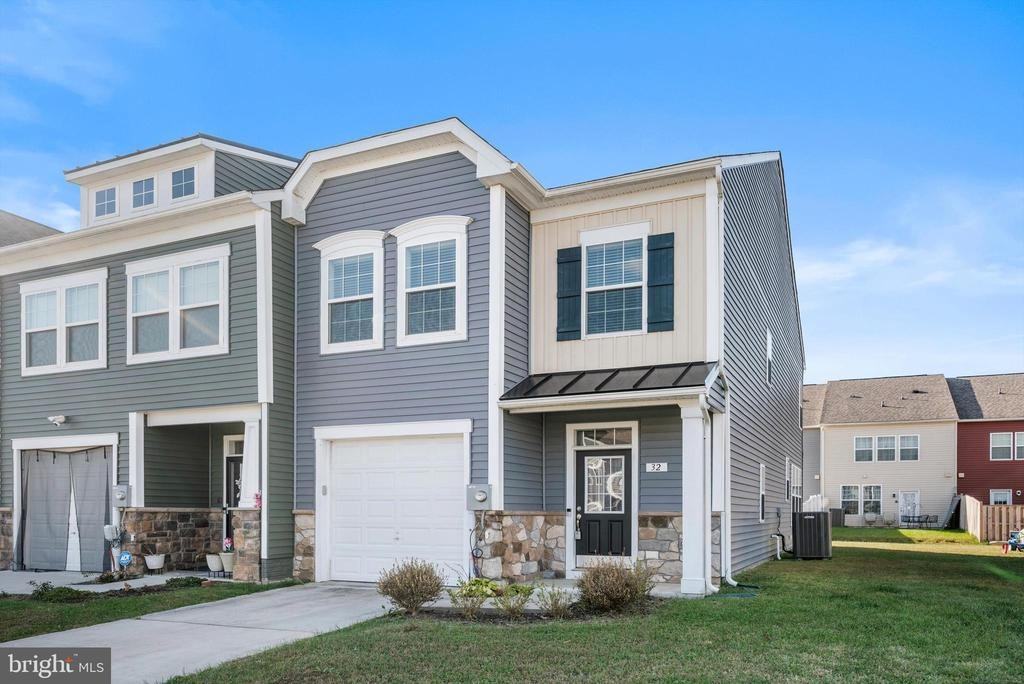 32 Healey Ct - Photo 3 of 32