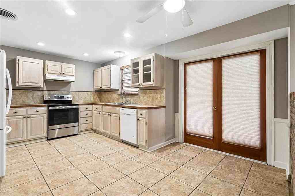 620 Dale Dr - Photo 4 of 12