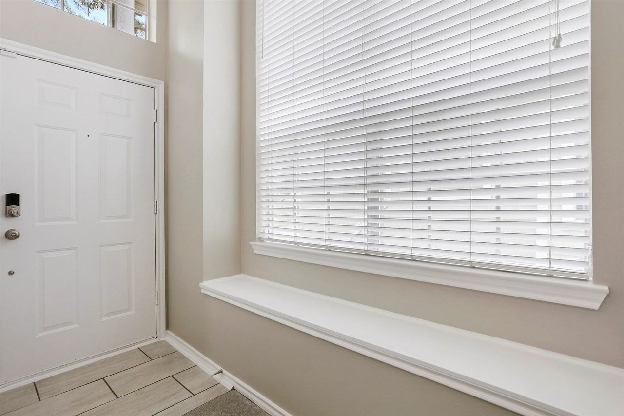 134 S Walden Elms Cir - Photo 7 of 34