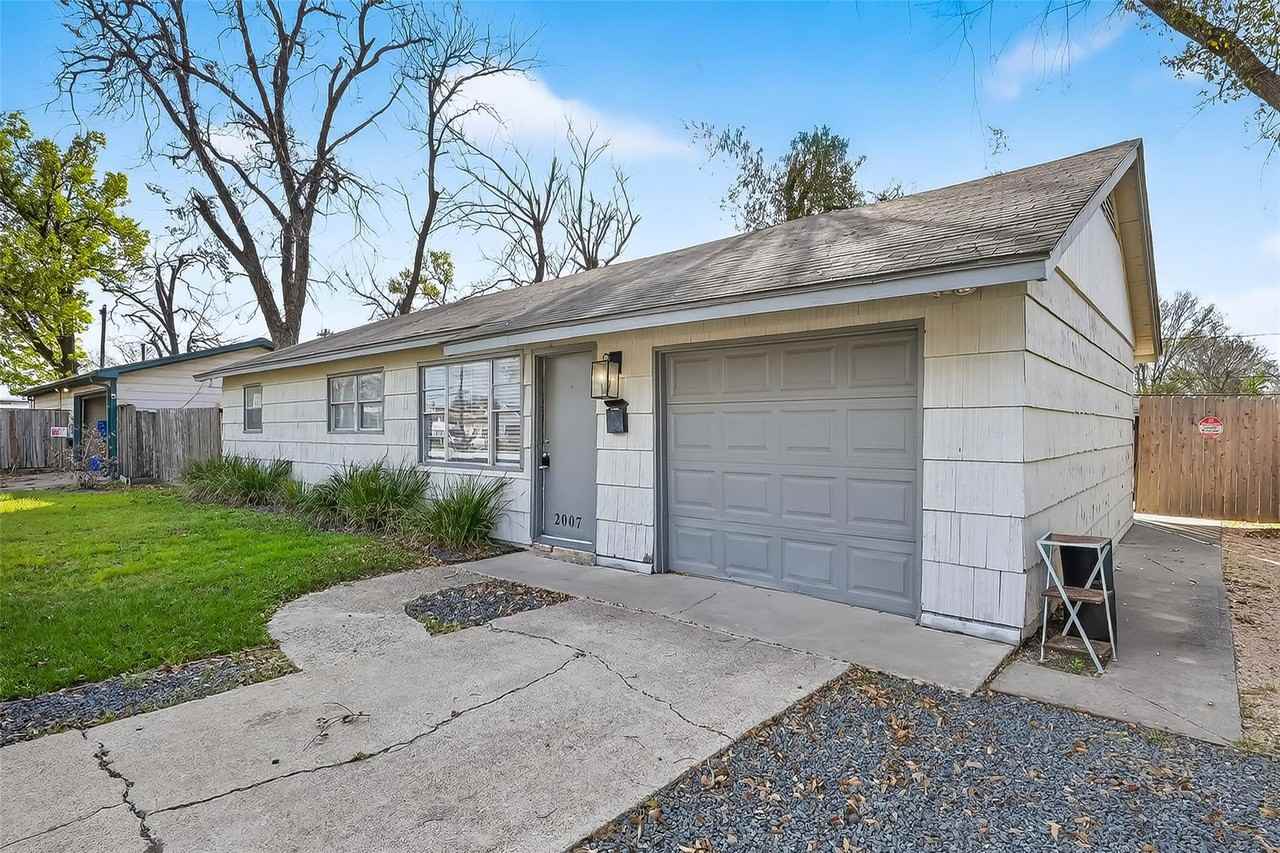 2007 Antoine Dr - Photo 2 of 26