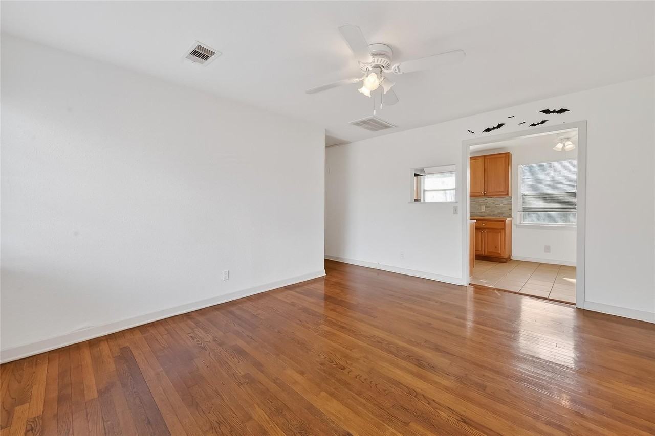 2007 Antoine Dr - Photo 4 of 26