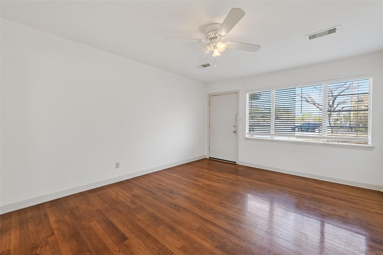 2007 Antoine Dr - Photo 6 of 26