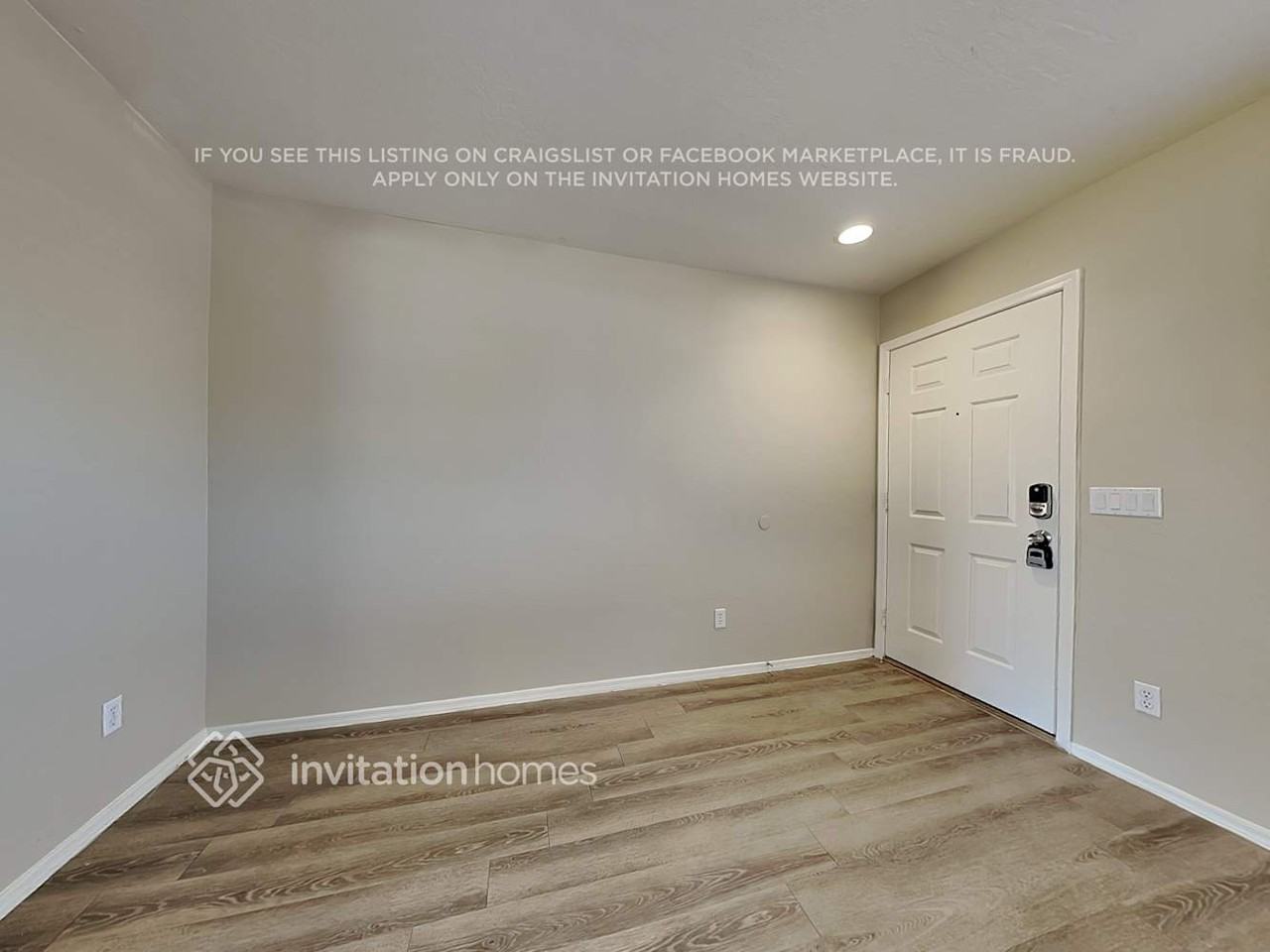 10780 W Roanoke Ave - Photo 3 of 18