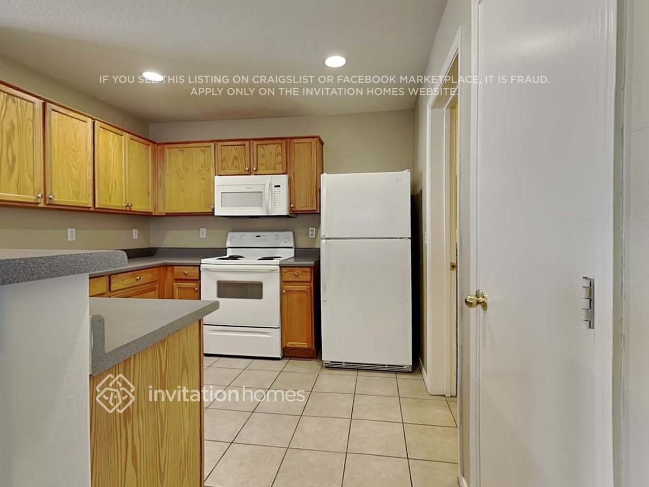 10780 W Roanoke Ave - Photo 7 of 18