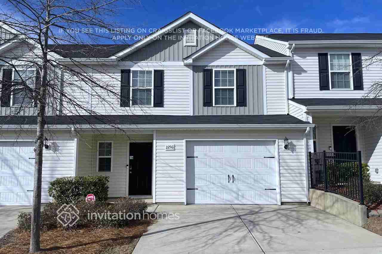 2256 Latimer Ln - Photo 2 of 16