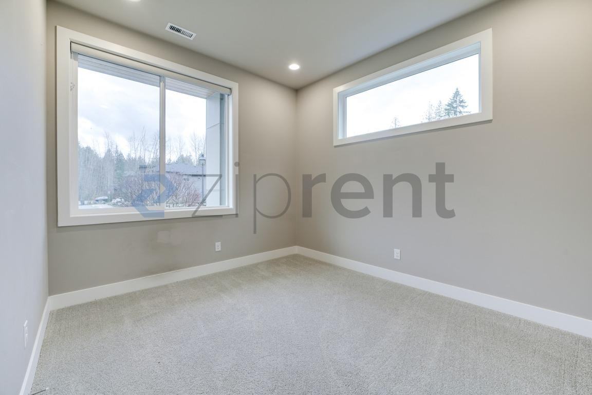 24308 Ne 24th St - Photo 7 of 36