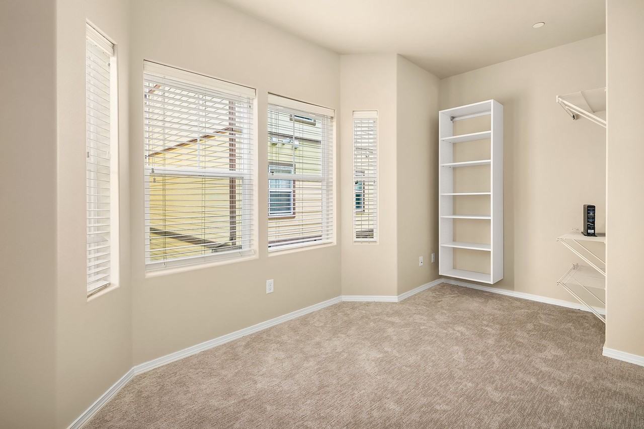 Tudor Manor Apartments – Smart Living in the Heart of Redmond - Photo 7 of 7