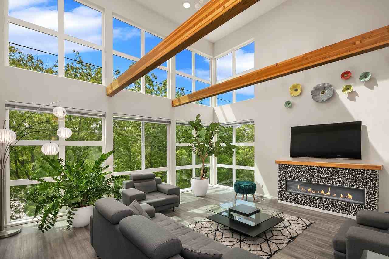 162TEN - Photo 4 of 11