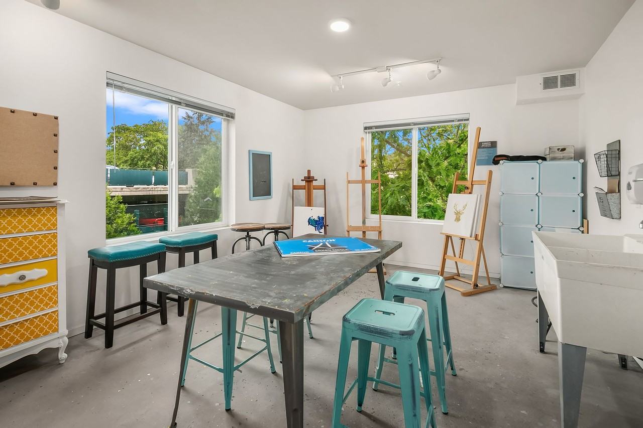 162TEN - Photo 6 of 11