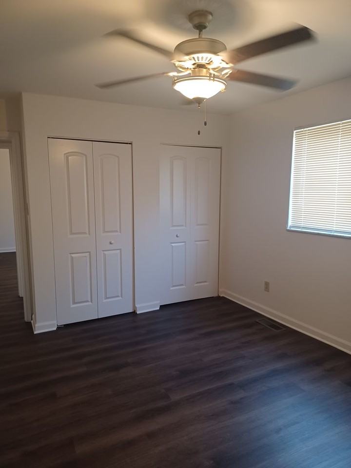 Yorktowne Apartments - Photo 6 of 12