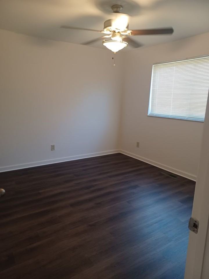 Yorktowne Apartments - Photo 7 of 12