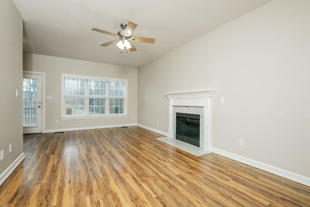 909 Lotus Ln - Photo 5 of 18