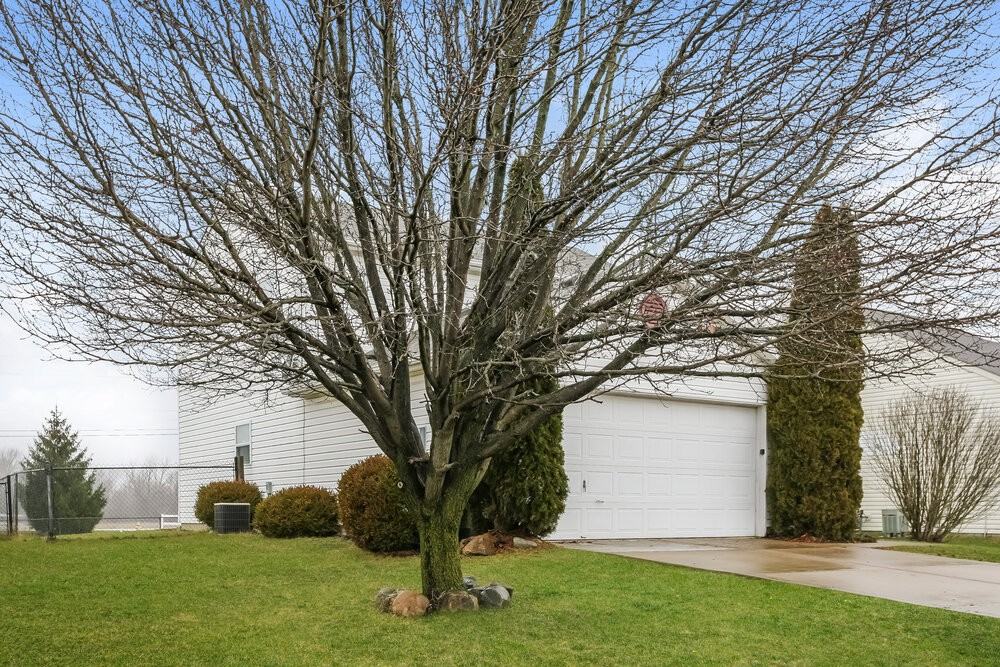 468 Brookstone Dr - Photo 3 of 25