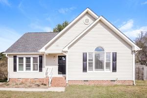 featured image of 4 Olde Charles Towne Ct