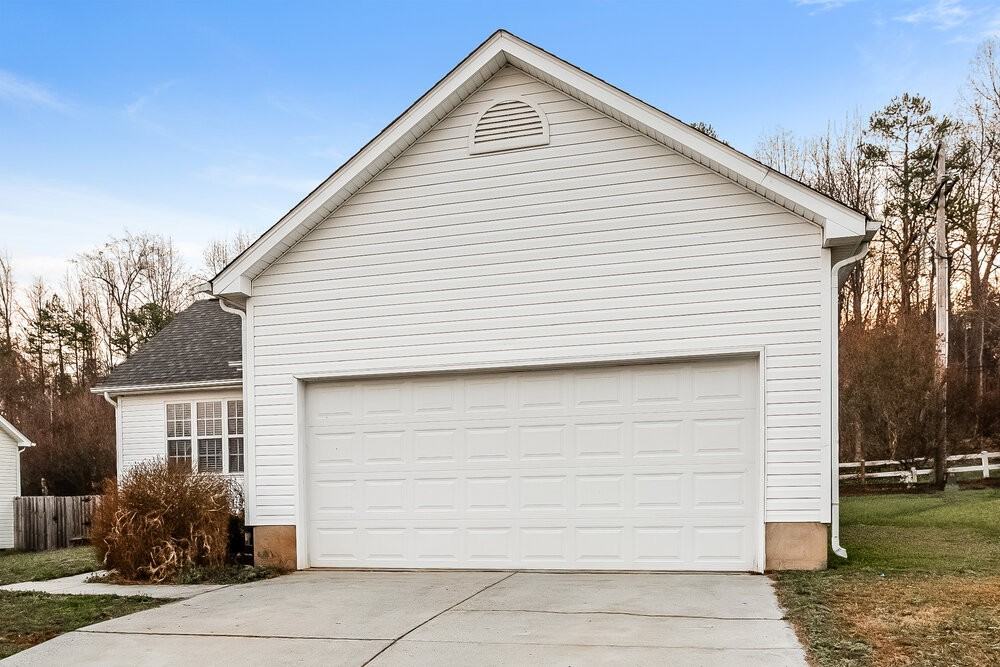 5751 Heron Point Pl Sw - Photo 3 of 16