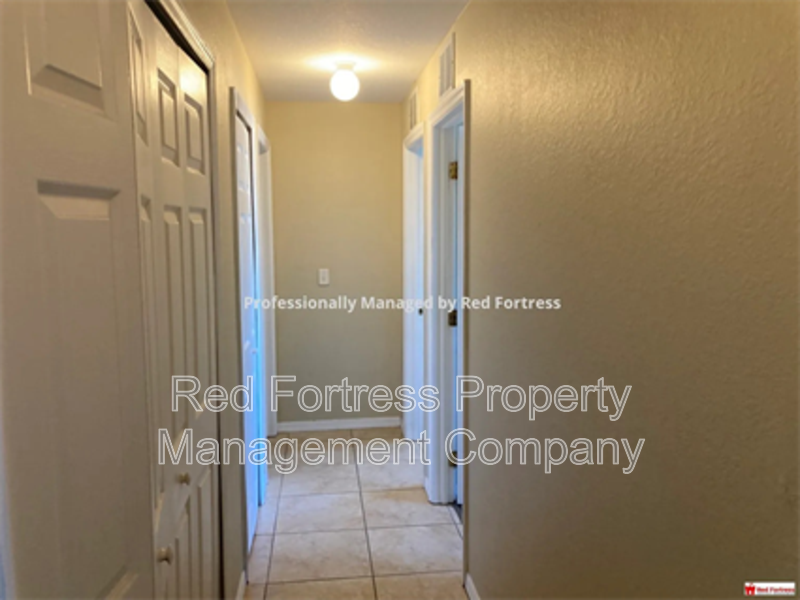 1823 Nw 19th Ave - Photo 3 of 10