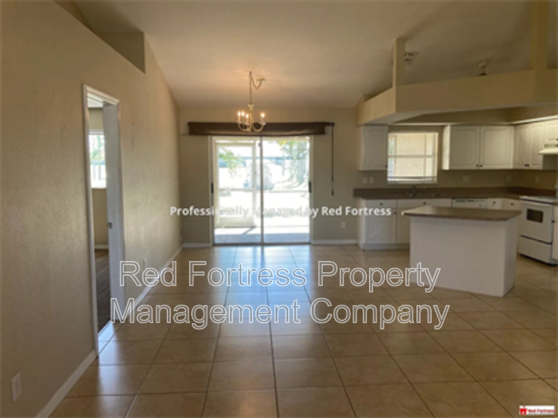 1823 Nw 19th Ave - Photo 4 of 10