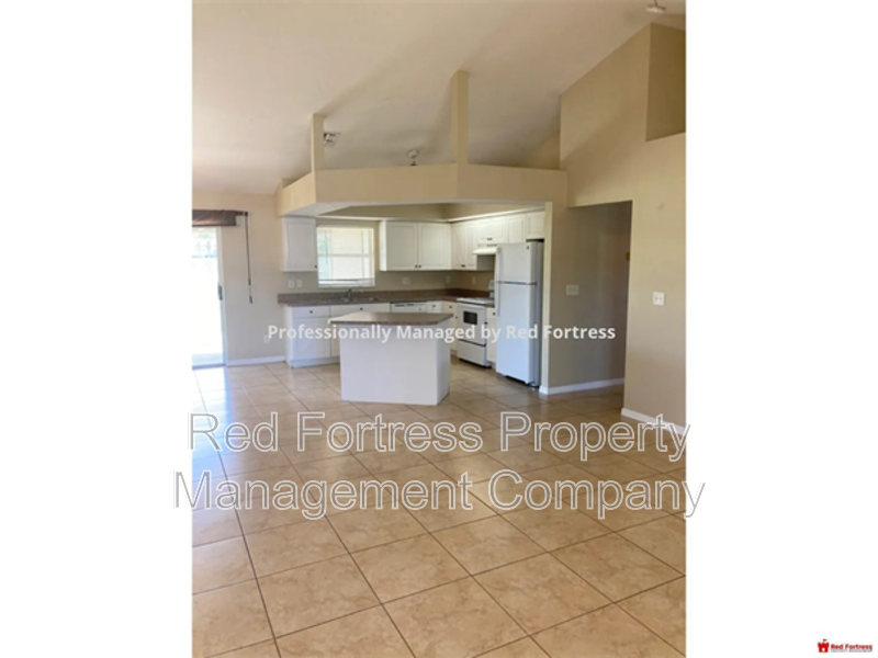 1823 Nw 19th Ave - Photo 5 of 10