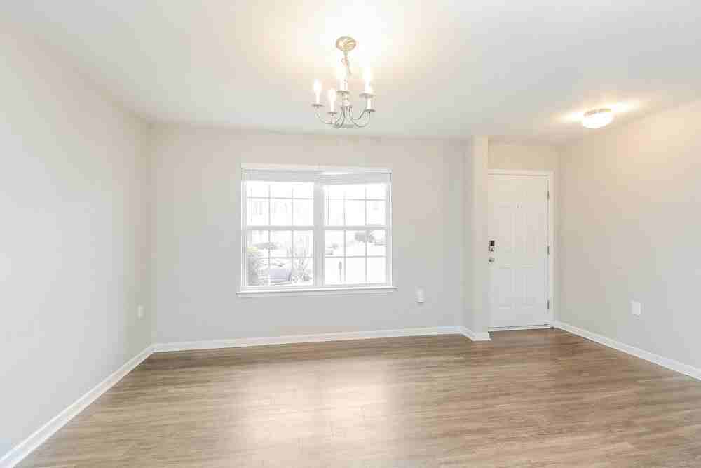 2836 Westbury Ct - Photo 7 of 17