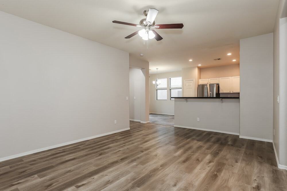 4043 W Pedro Ln - Photo 5 of 17