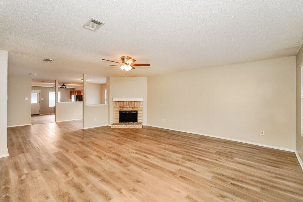 541 Magdalen Ave - Photo 3 of 16