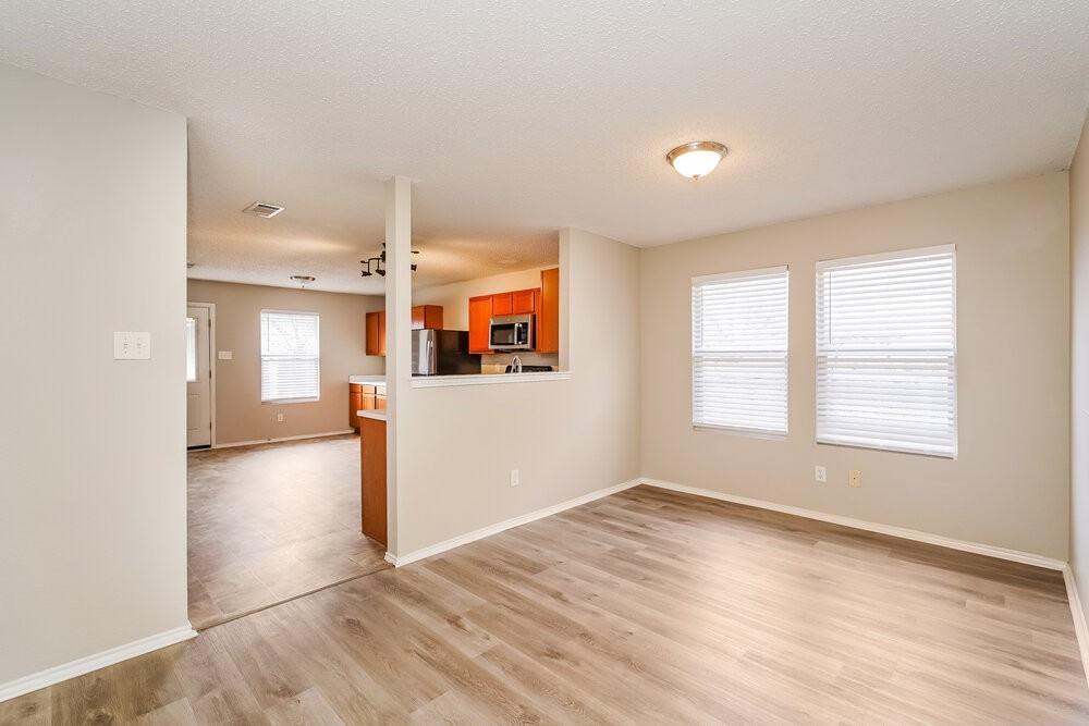 541 Magdalen Ave - Photo 6 of 16