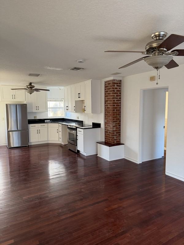 3009 Oberlin Ave - Photo 3 of 34