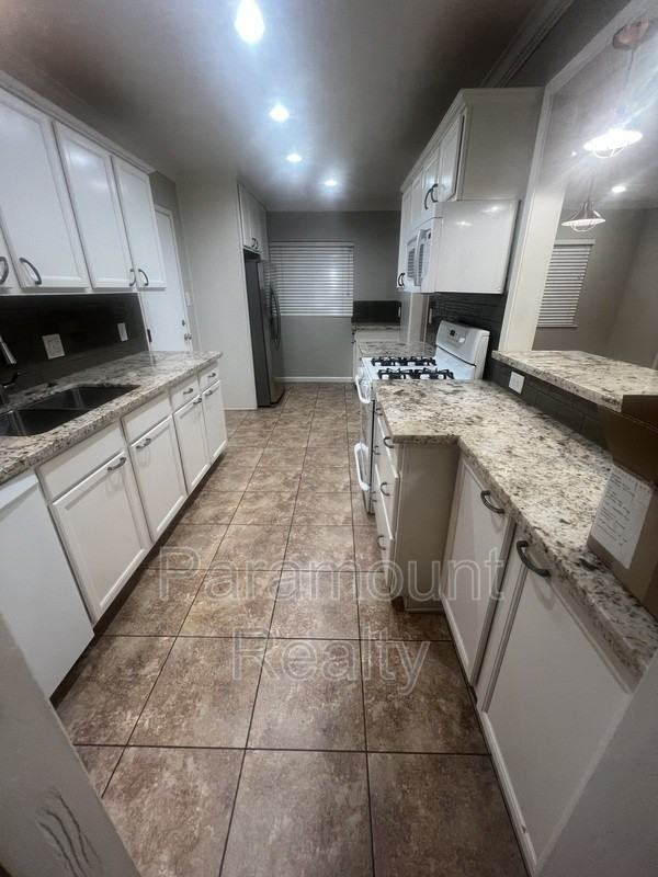 3131 Mount Diablo St - Photo 3 of 26