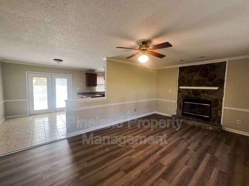 150 Hickman Ct - Photo 2 of 17