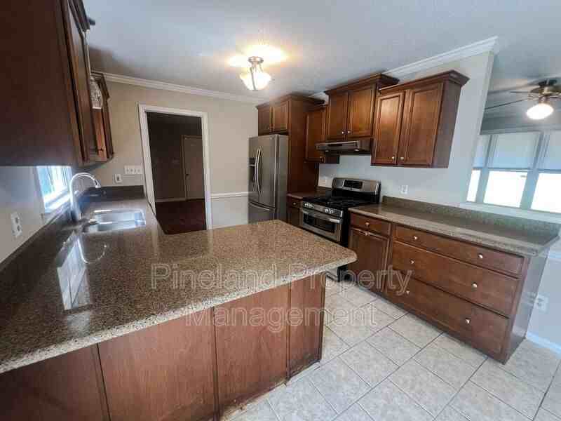 150 Hickman Ct - Photo 4 of 17