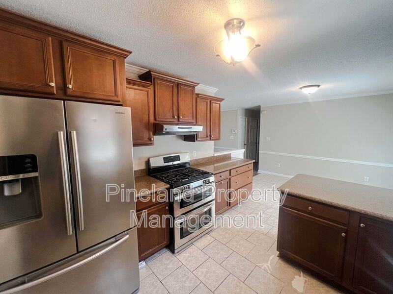 150 Hickman Ct - Photo 5 of 17