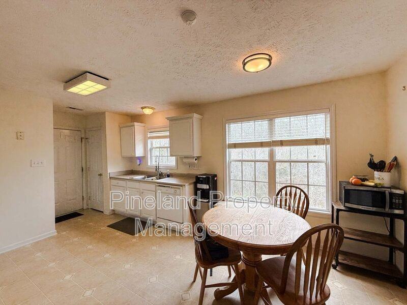 7704 Redwood Ave - Photo 3 of 17