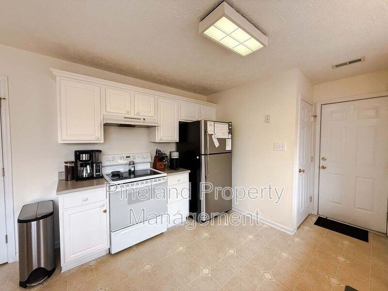 7704 Redwood Ave - Photo 5 of 17